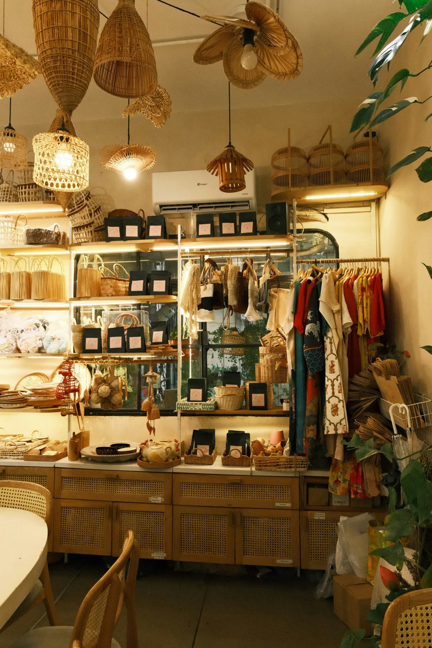 Boutiques & Gift Stores